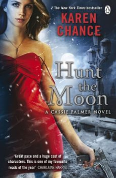 hunt the moon-karen chance-9780141967899